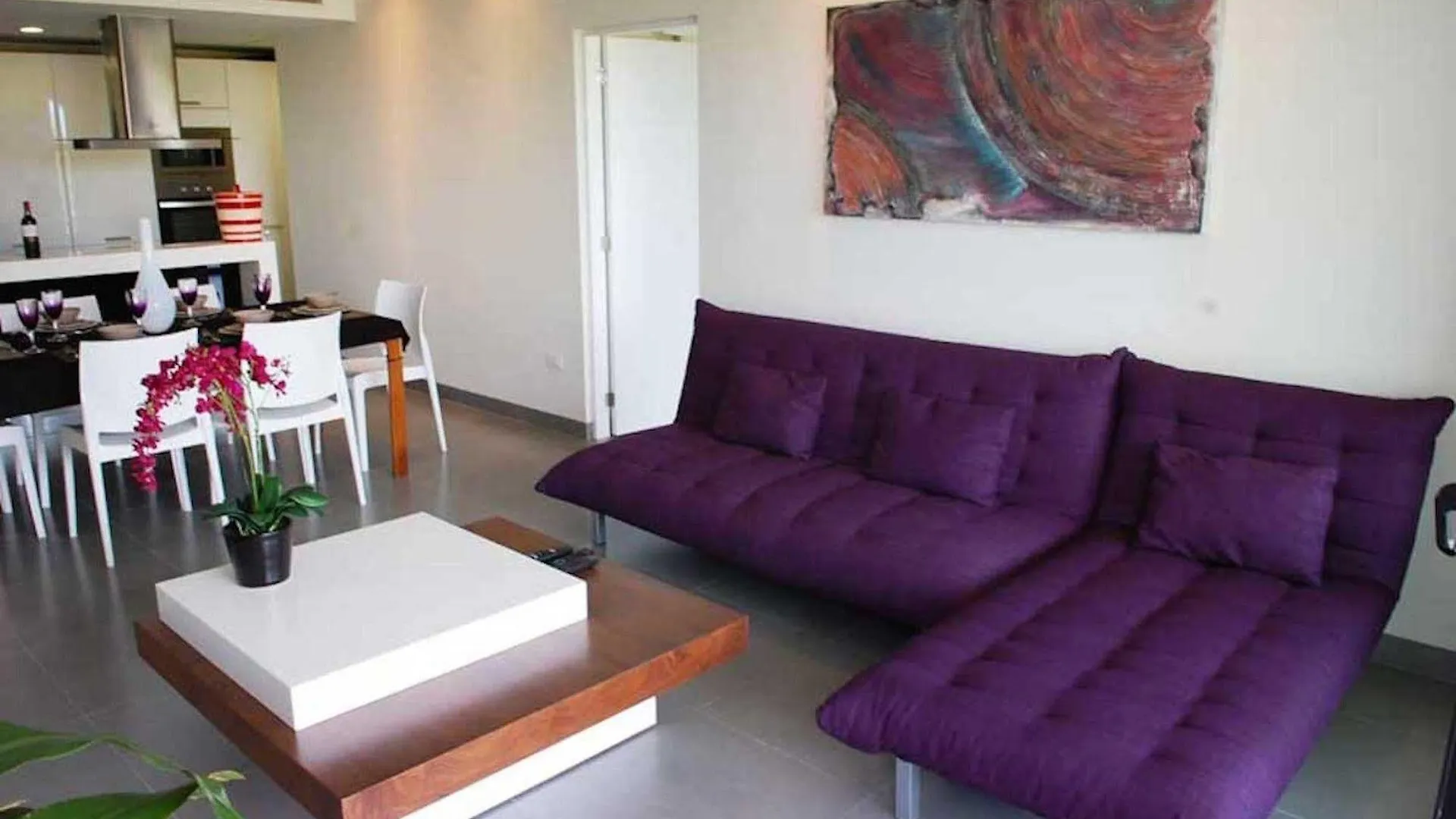 Family Getaway At Nick Price Residences Apartment
